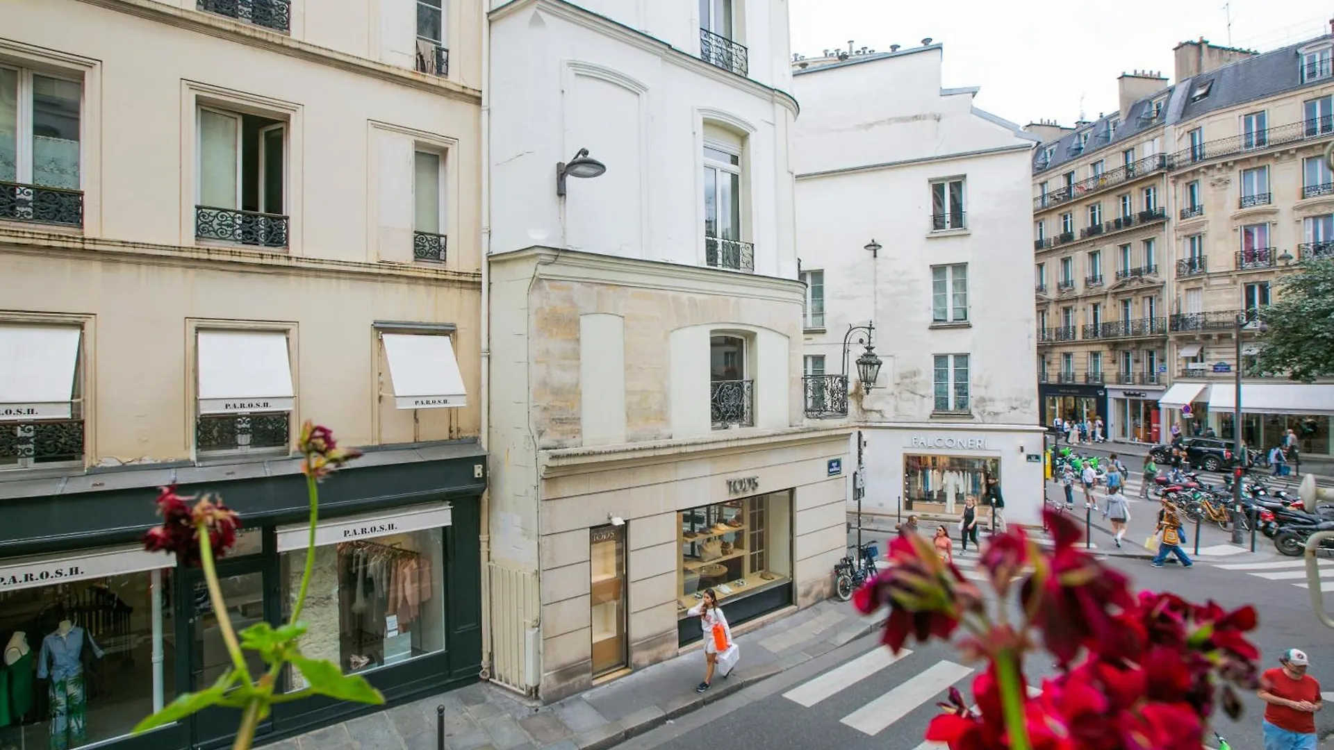 Classy 2 Bedroom Apartment - G03 Paris France